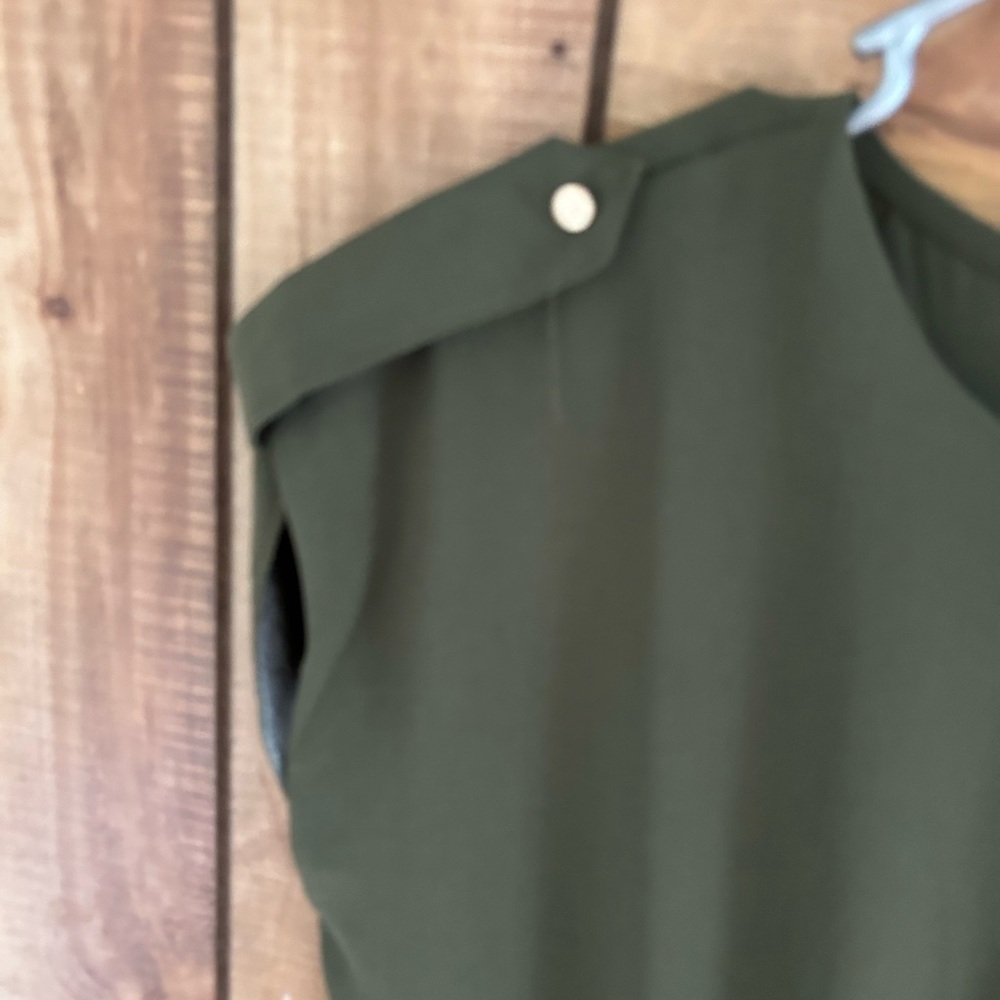 NWT Iris Olive Green Romper Size Large - Picture 9 of 11
